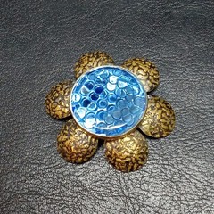Vintage/Antique Flower Brooch Blue Glass C Clasp Brass. 8325