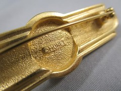 Vtg MONET Brushed Matte Gold tone Metal Faux Pearl Art Deco Style Brooch Pin 843