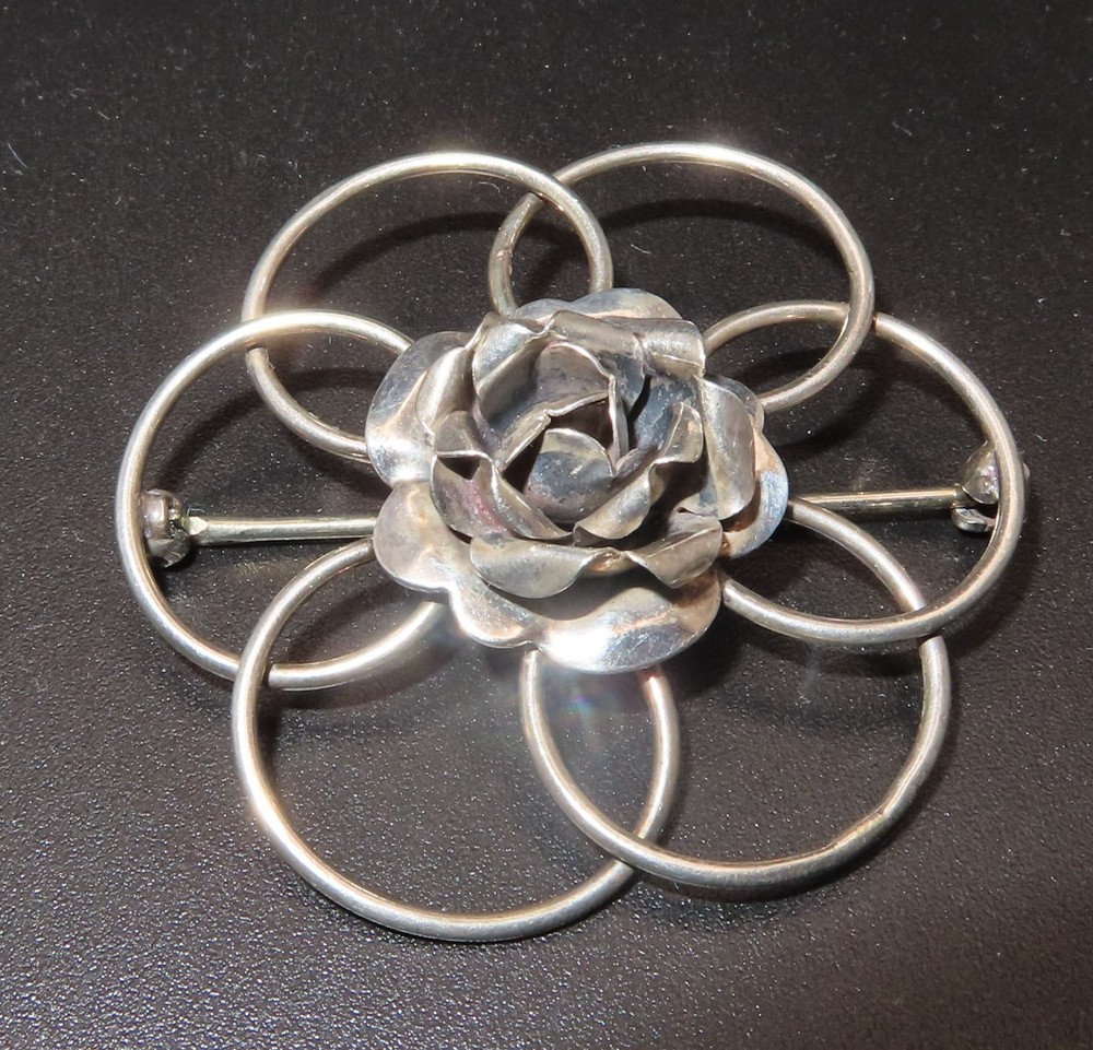 Vintage Mid Century Sterling Silver Interlocking Loop Wire 3D Rose Flower Brooch