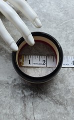 VTG MOD LAYERED STRIPED LAMINATE LUCITE BANGLE BRACELET RED BLACK CREAM STRIPES