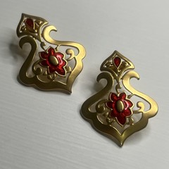 Vintage Ornate Openwork Stud Earrings Brushed Gold Tone & Red Enamel 1 3/4″