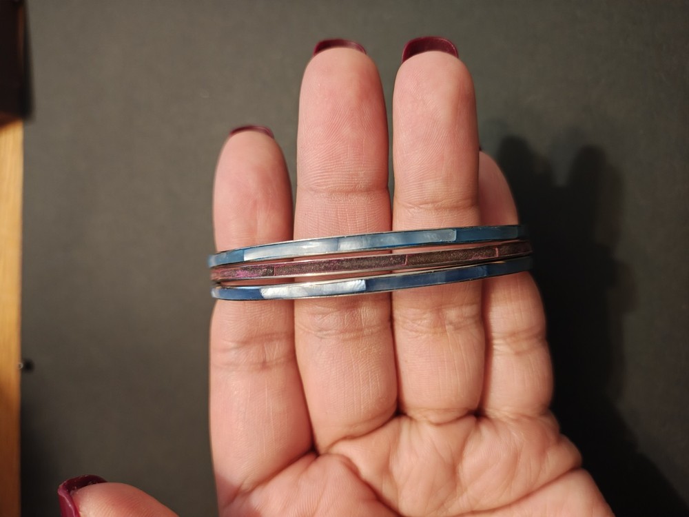Thin Silver Tone Bangle Bracelet with Mother of Pearl Inlay – Set of Three