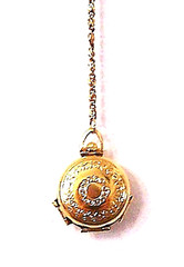 Vintage 1928 Co. Gold Tone Four Picture Locket Pendant Y Chain Necklace 24″ + 4″