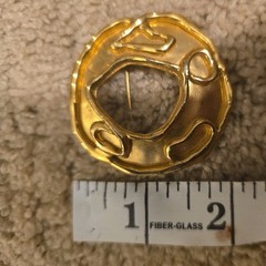 Brooch Gold Tone Brutalist Art Brooch Round C Lock Clasp