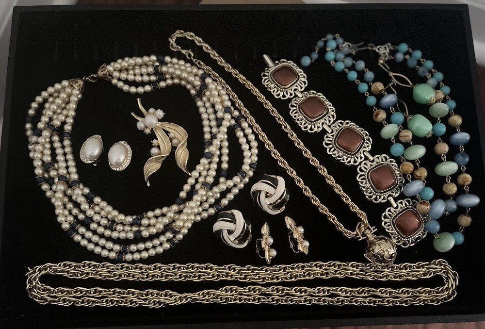 Vintage Estate Jewlery Lot Of 10 Earrings Pearl Crystal Gold Brooch Necklace