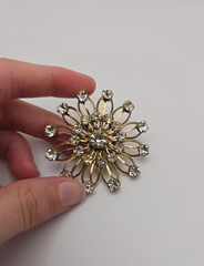 Large Gold Tone Starburst Rhinestone Brooch Clear Crystal Statement Pin Unsigned