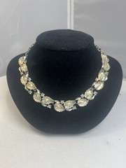 Vtg Signed Lisner Molded Iridescent Leaves Leaf AB Rhinestone Choker Necklace