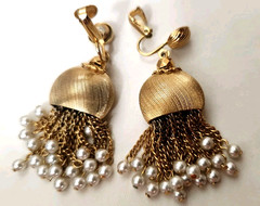 Vintage Pearl Dangle Chain Earrings Drop Swirl Clip On Closure Gold tone