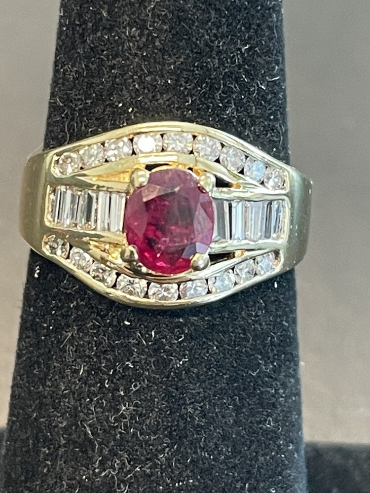 18KT YG Natural ruby and diamond ring. Size 5.25 (A20)