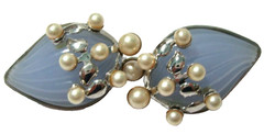 RIBBED BLUE THERMOSET LEAVES FAUX PEARL PIN VINTAGE PLASTIC MID CENTURY