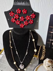 WOW Nice Mixed Metal Materials Gold/ Silver Tone Jewelry Lot Some Signed