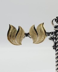 Crown Trifari Clip Earrings Brushed Gold Swirl Flame Vintage 1 in