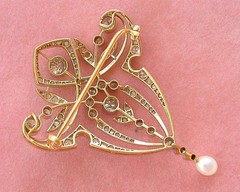 ANTIQUE EDWARDIAN NOUVEAU 2.46 ctw DIAMOND 18K PLATINUM BROOCH or PENDANT 1915