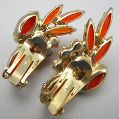 JULIANA DELIZZA & ELSTER ORANGE RHINESTONE MOONGLOW LUCITE BROOCH & EARRINGS SET
