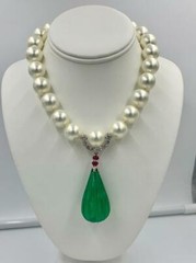 Magnificent Green Quartz Pearl Necklace from Estate of Writer Jackie Collins
