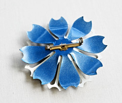 Vintage Retro Enamel Daisy Flower Floral Navy Blue White Brooch Pin