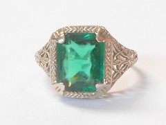 14k White Gold Filigree Design Ring Set Man Made Emerald Green Type Stone