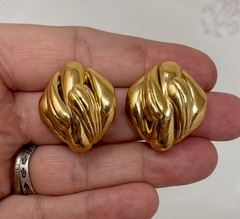 Vtg GIVENCHY Paris NY Signed CLIP On EARRINGS Gold Tone Chunky Statement 80’s
