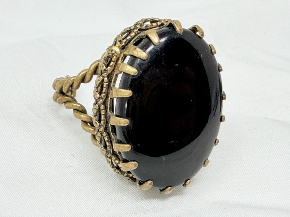 Vintage Brass Signed West Germany Black Glass 1″ Oval Inset Costume Ring