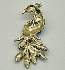 Vintage Unbranded Fashion Peacock Brooch gold metal blue/green gemstones