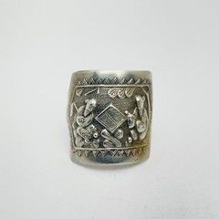 Asian Ceremony Motif Design Sterling Silver Ring Size 9 (4.49g)