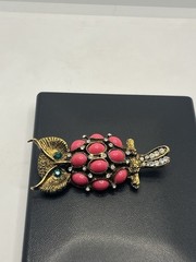 Owl bird pink cabochon green & clear rhinestone gold tone brooch pin vintage