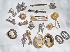 ANTIQUE/VINTAGE Mixed JEWELRY LOT OF 20 PINS/Brooches/Earrings