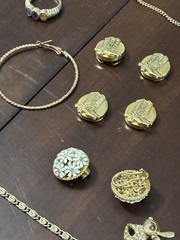 Vintage Estate Lot Of 30 Pieces Of Fashion Jewelry UNTESTED SEE DESCRIPTION