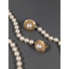 Vintage Faux Pearl Graduated Bead Necklace Double Hook Clasp 26in Retro