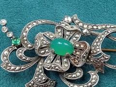 Silver Jewelry Pin w Marcasite & Chrysoprase Gemstone Setting: 2.25″ x 1.4″, 11g