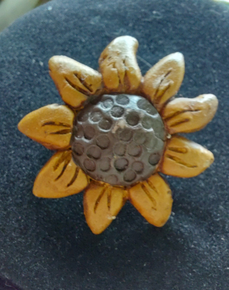 VINTAGE SUNFLOWER BROCH PIN Hand Tooled Wood 3.5 Inches