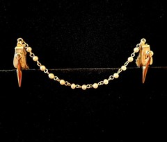 VINTAGE 1950s – 1970s GOLD TONE SWEATER CLIPS – SET OF 2