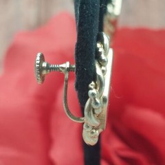 Star Gold Tone Vintage Screw Back Clip Earrings Square Twisted Chain Edge .75″