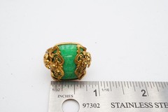 Vintage Ring Gold Tone Green Piking Glass Size 5.25 Adjustable