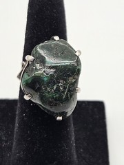 Vintage Sterling Silver Modernist Large Green Free Form Stone Chunky Ring Size 4