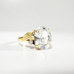 Vintage 18k Retro oval white sapphire ring