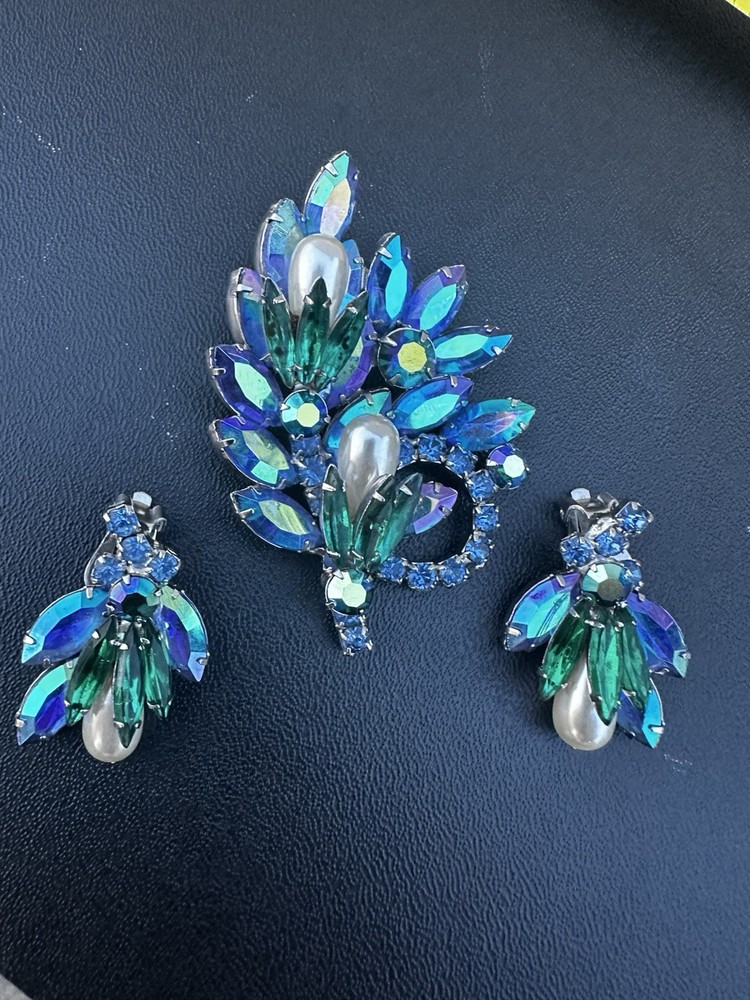 Vintage Juliana D&E Rhinestone Crystal Brooch And Clip On Set Ref 2361