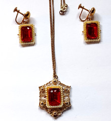 Vintage Red Rhinestone & Faux Pearl Necklace & Screw Back Earrings