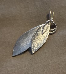Vintage Mode Art Leaf Brooch Pin, silver tone, 2 in