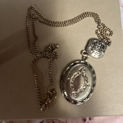 Victorian Revival Locket Pendant Necklace Silver Tone Oval 18″ Chain Engraved