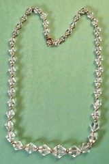 Vintage Faceted CLEAR CRYSTALS & GOLD TONE Beaded Chain Necklace