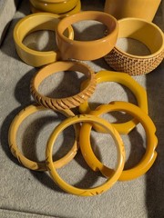 18 Vintage Bakelite Butterscotch – Yellows – Carved – Shaped – Many Tones!