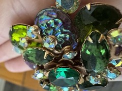 JULIANA DELIZZA and ELSTER LARGE GOLD TONE GREEN RHINESTONE BROOCH