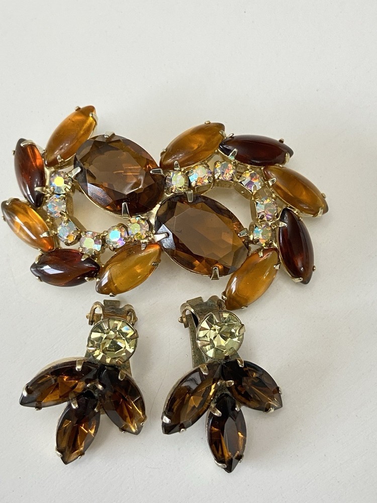 VTG BROWN AMBER AURORA COLOR BOREALIS BROOCH & CLIP ON EARRINGS