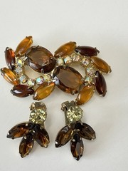 VTG BROWN AMBER AURORA COLOR BOREALIS BROOCH & CLIP ON EARRINGS