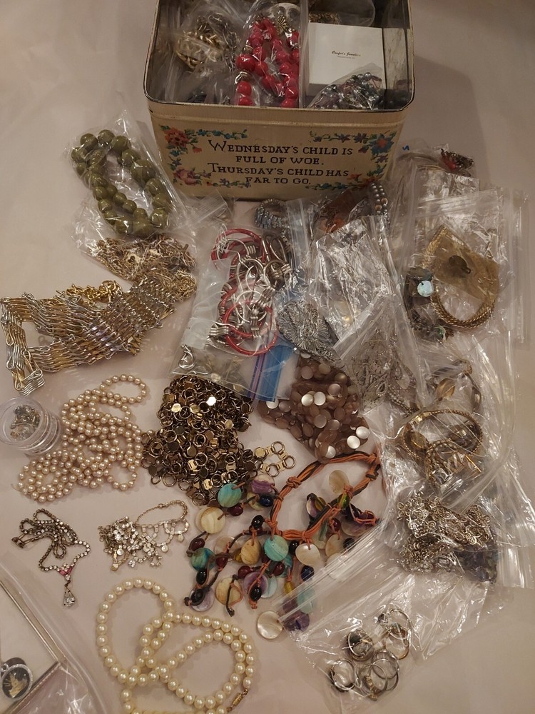 Large Costume Jewelry Lot #3 * APPROX 100 Vintage Pieces * watches bracelets ETC