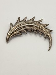 Vintage Signed MMA 1987 Feather Brooch Pin Metropolitan Museum Art Unisex