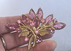 Lovely Vintage Open back Pink Crystal Glass Flower Pin Brooch & Earrings Set