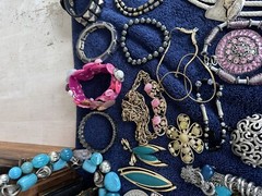 Vintage Jewelry Lot; Wear, Craft & Repair To Excellent Approx 100 Pieces