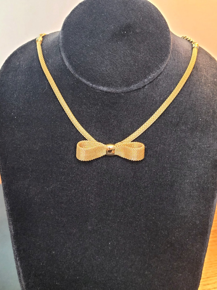 Vintage Sarah Coventry Gold Tone Mesh Bow Choker Necklace Polished Knot